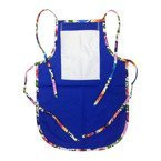 Kinderschürze, mit Tasche, mit bunten Paspeln, Blau mit weißen slawischen Blüten, für den Sublimationsdruck